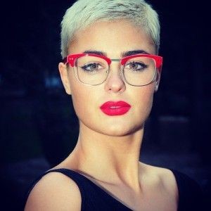 Korte kapsels 2017 dames met bril