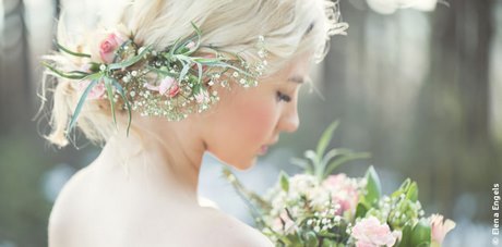 Bloemenkrans haar bruid