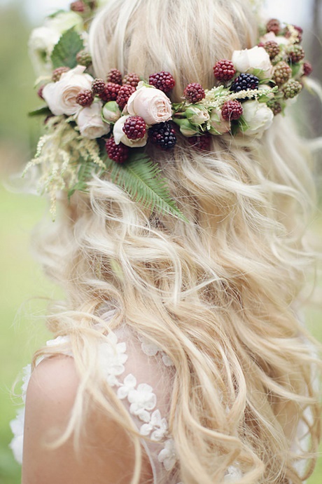 Bruidskapsel met bloemen